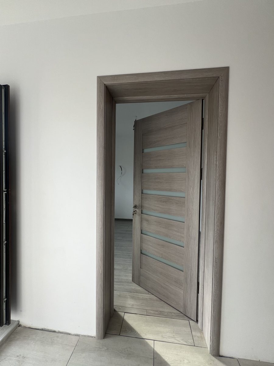 Usa interior Humorului 850lei, complet echipată, pentru intrare în camere casă sau apartament