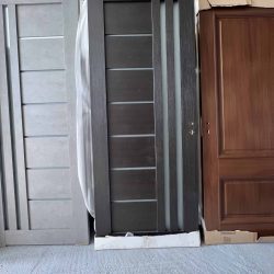 Uși Interior Rădăuți sunt fabricate din Lemn Masiv placat cu plăci din Mdf.Se livreaza din stoc din Magazinul din Suceava.