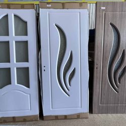Usi de Interior la Siret cu livrare direct din Magazinul din Suceava .Avem pe stoc o gama largă de modele si culori.Ușile sunt fabricate de trei dimensiuni 66/76/86cm lățime si 204 cm înățime.
