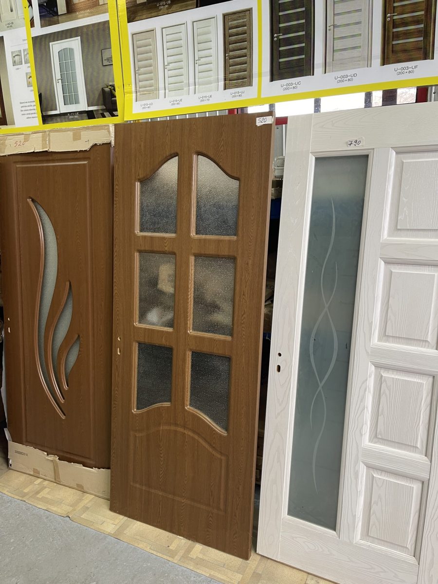 Ușa de interior Târgu Neamț din lemn placat cu MDF