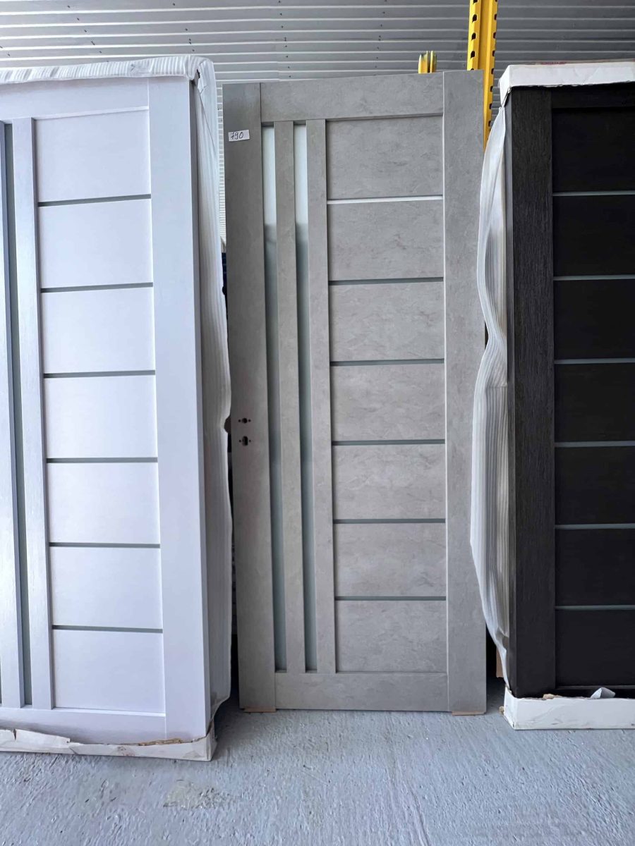 Modele de uși de interior pentru locuințe pe care le distribuim contracost în Târgu Neamț.
