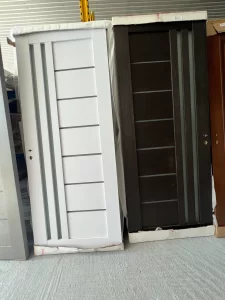 Usi interior in Gura Humorului
