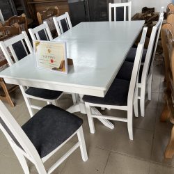 Masă dreptunghiulară albă cu scaune lemn Târgu Neamț 3250 lei