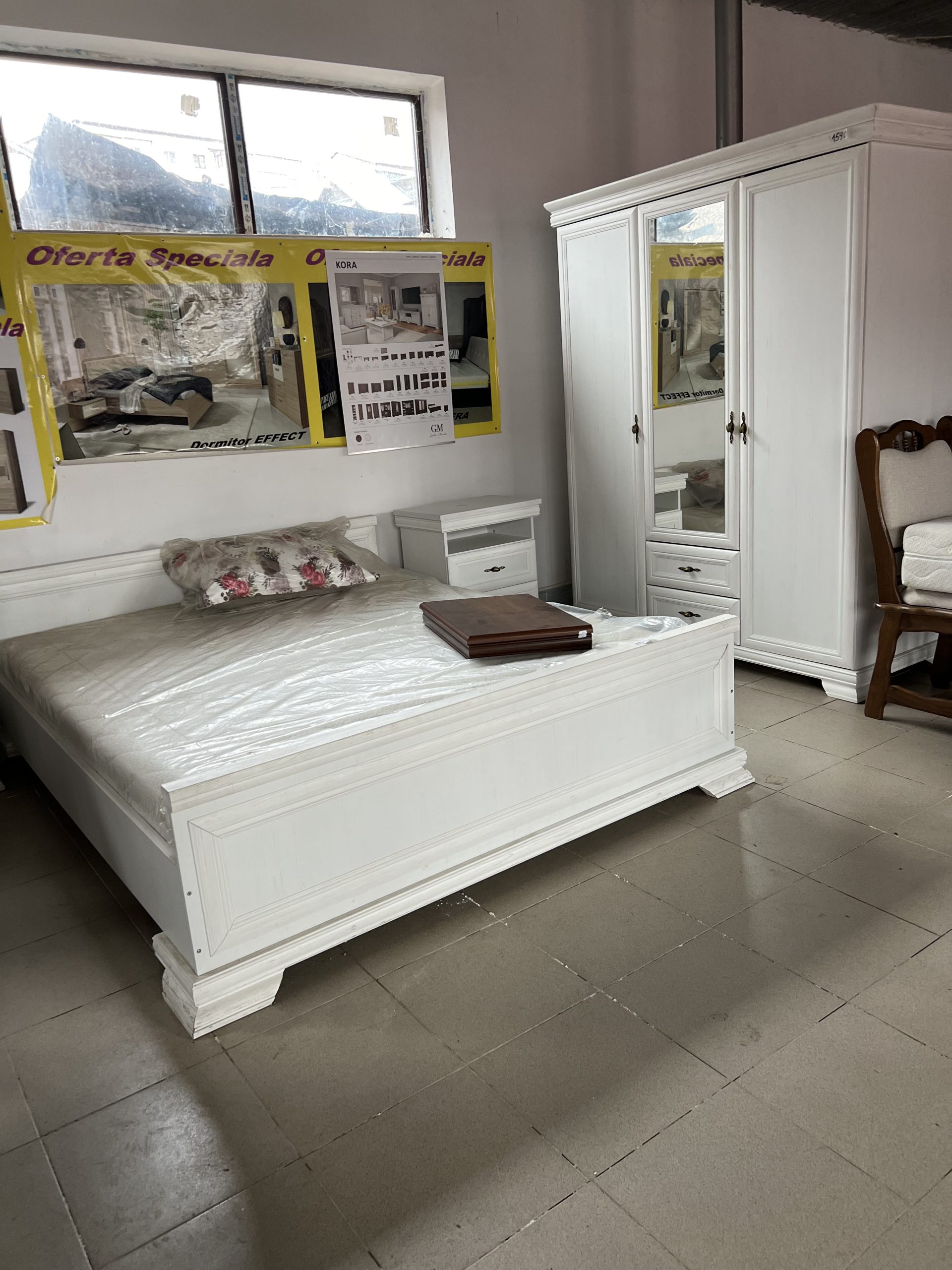 Mobilă dormitor Târgu Neamț Kora