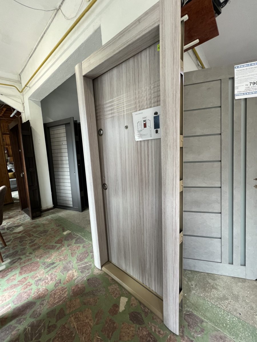 Uși aprtament in Suceava. 1790 lei. Uși metalica blindata foarte rezistentă pentru exterior.
