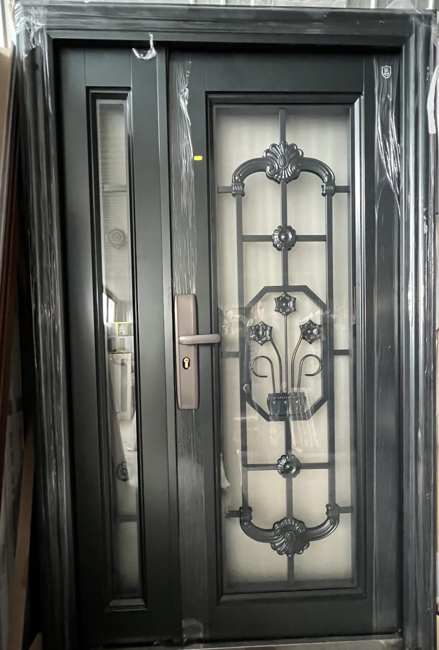 Ușă Dublă Metalică cu Sticlă în Suceava